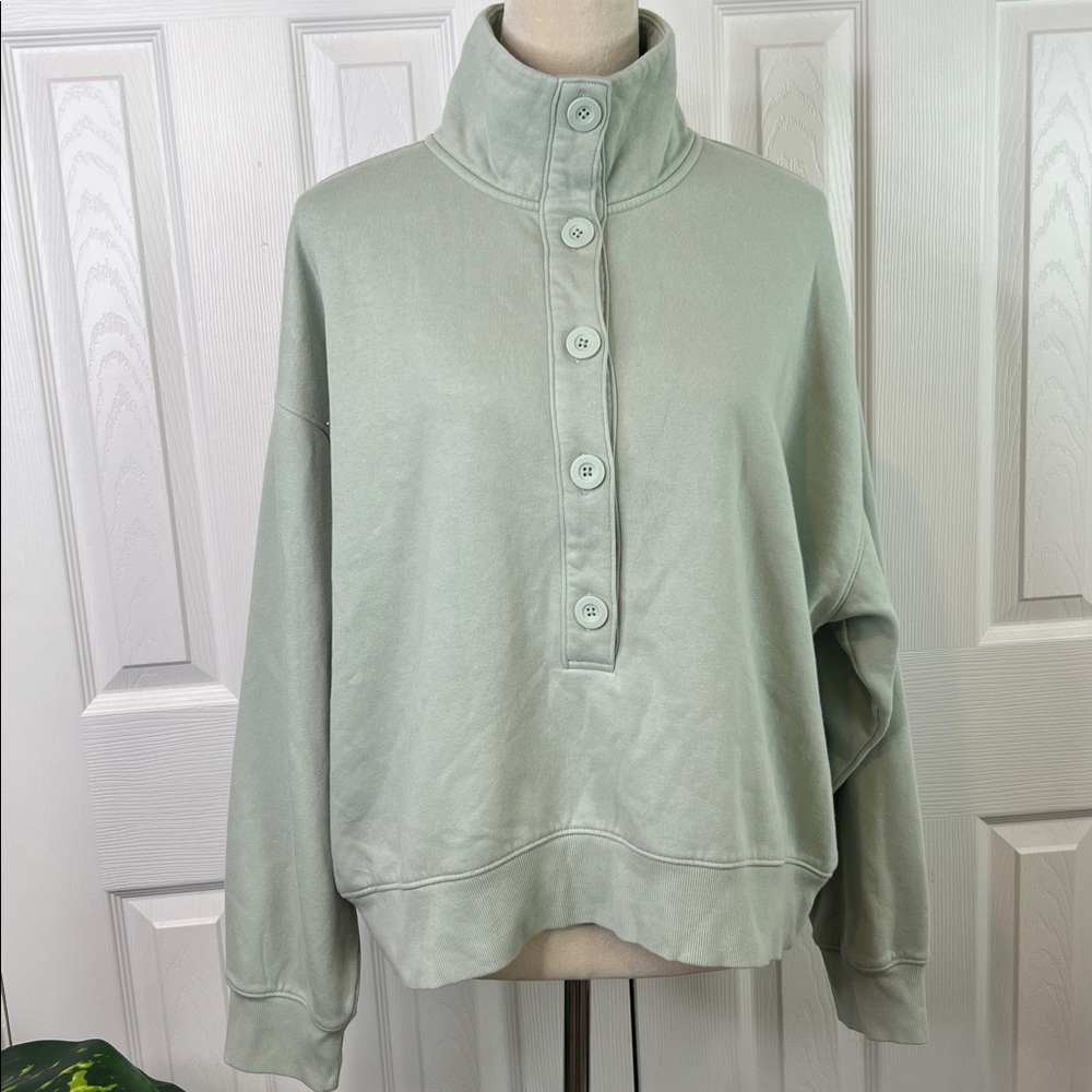Universal Thread - Women's Button-Front Pullover Sweatshirt Size XL